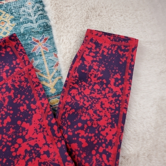Fabletics Pureluxe red Blue Print Legging Small - Picture 3 of 7
